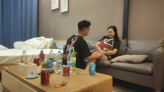 拖鞋家居日韩AV-白皙皮肤呆萌小姐姐！情趣耳朵抓屌吸吮！头套男怼着骚穴猛操，骑乘姿势打桩机，无套内射。